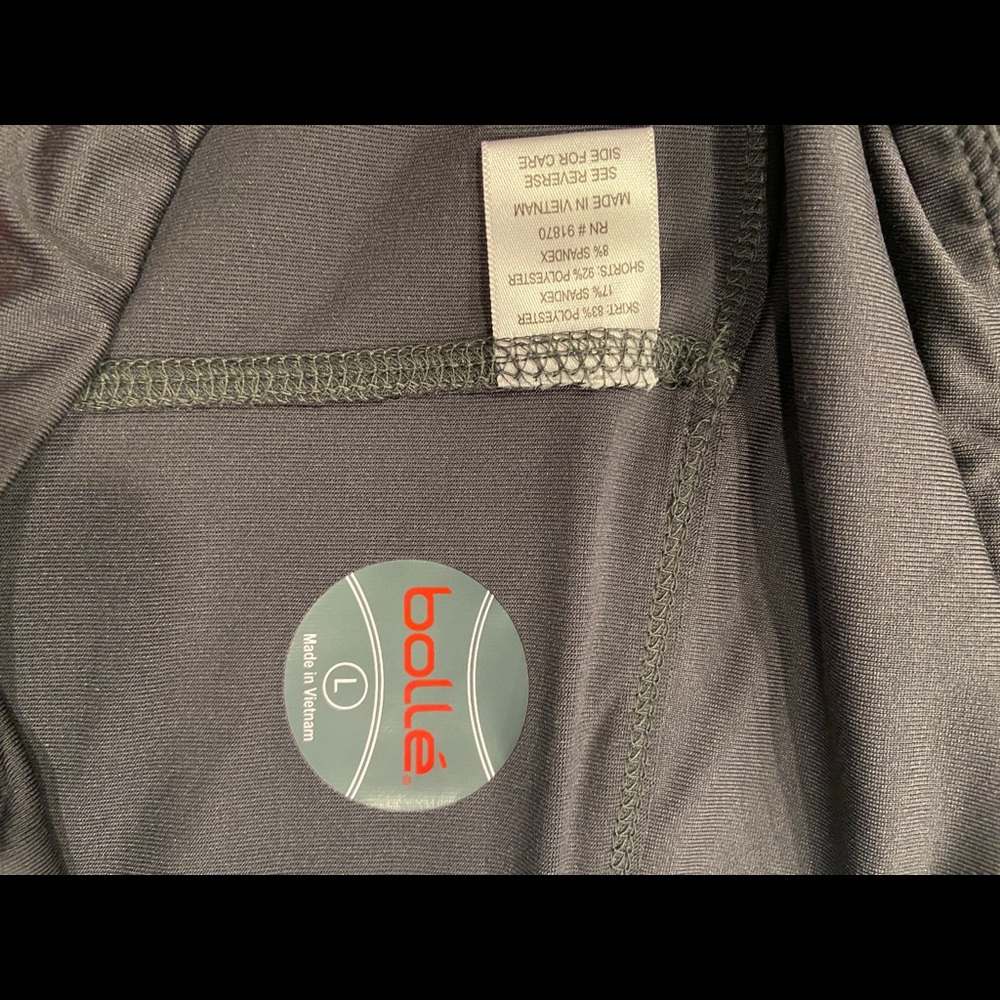 Bole tennis skirt- size large - Picture 5 of 5